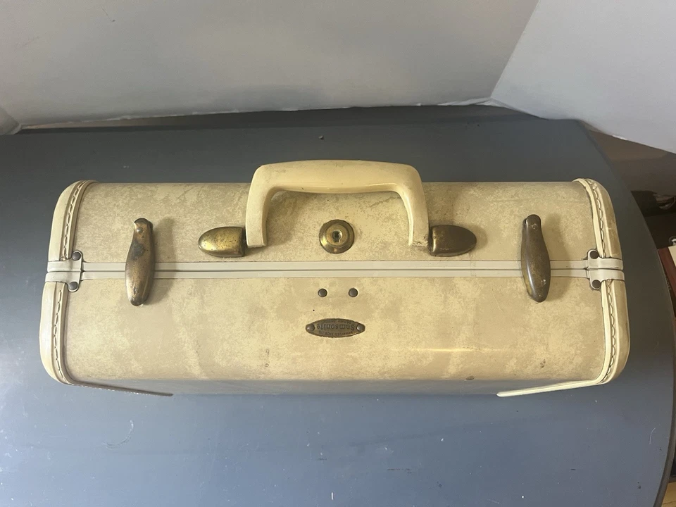 罕见新秀丽 Shwayder Bros. 隔夜/名利盒 - 原装镜子 - 20 世纪 50 年代 — 第 3/4 张图片