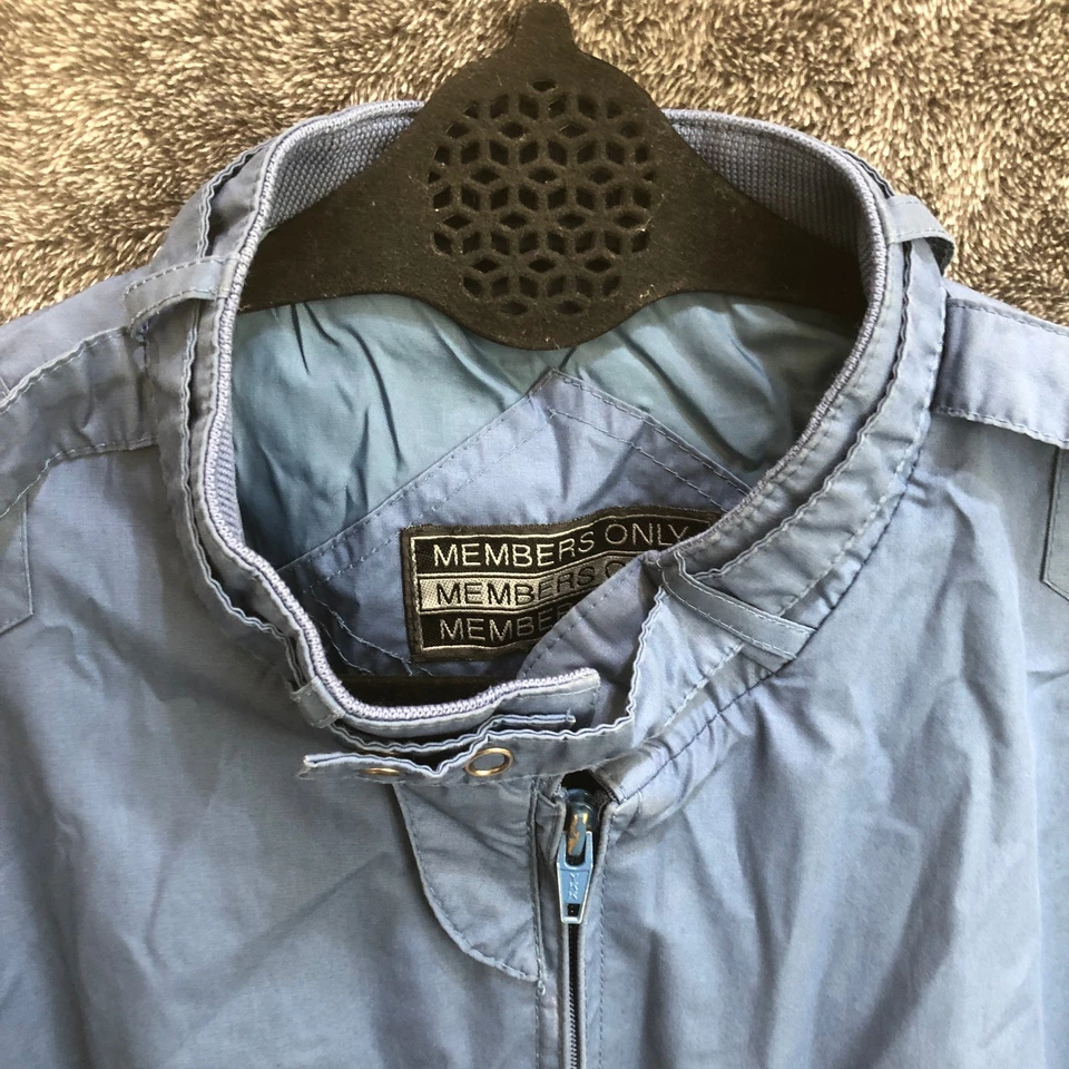 Members Only Iconic Racer Jacket Men’s 44 Blue Nylon Classic Vintage 80s Bomber - Image 4 of 4