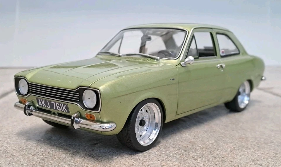 CUSTOM MODIFIED 1:18 SCALE MINICHAMPS 1971 FORD ESCORT Mk.1 1300L MODEL CAR - Image 2 of 4