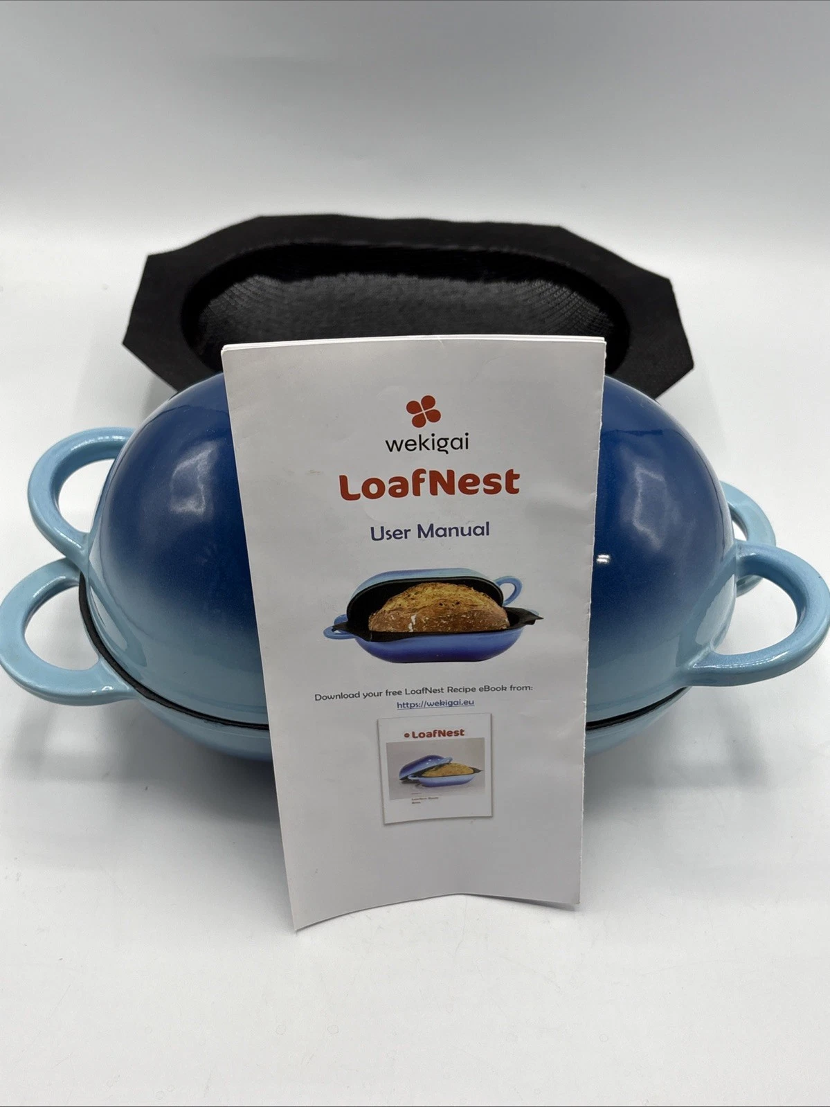 Wekigai Loafnest Cast Iron Bread Baker & Silicone Liner (C)