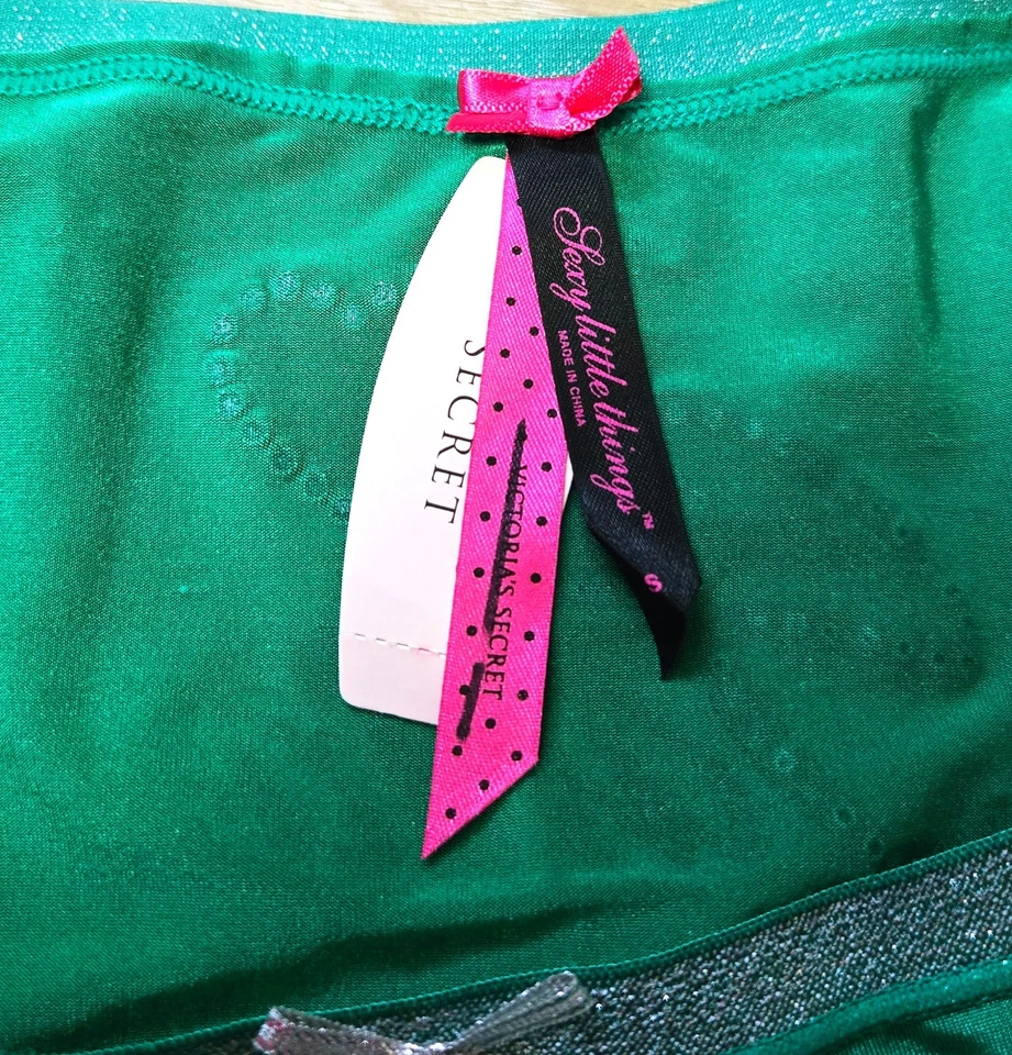 NUEVO CON ETIQUETAS Bragas Descaradas Vintage Victoria's Secret Sexy Little Things Sedosas Santa S Foto 3 de 3