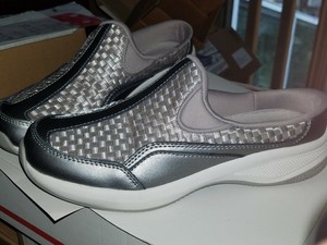 easy spirit slip ons