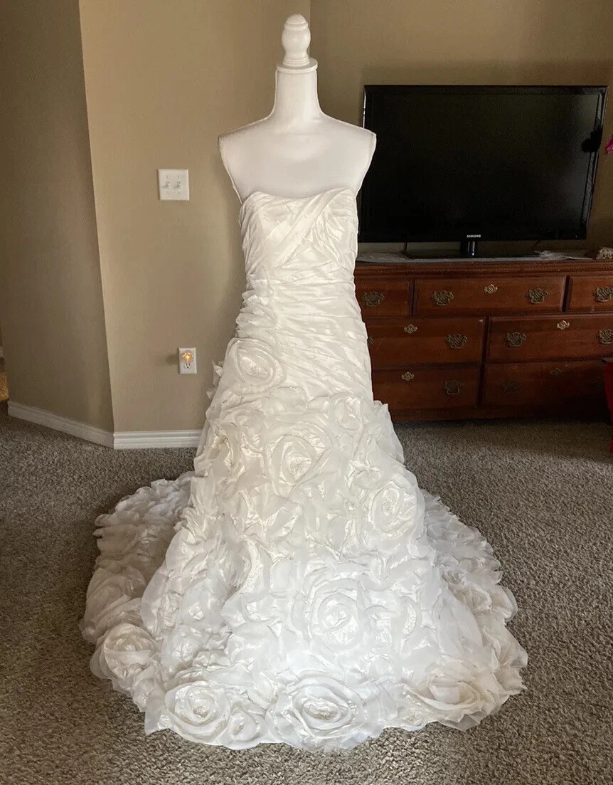 David s Bridal Rosette Skirt Wedding Dress