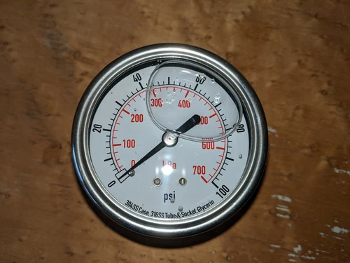 GRAINGER 4CFR6A PRESSURE GAUGE 0-100 PSI 0-700 KPA *NEW IN BOX*