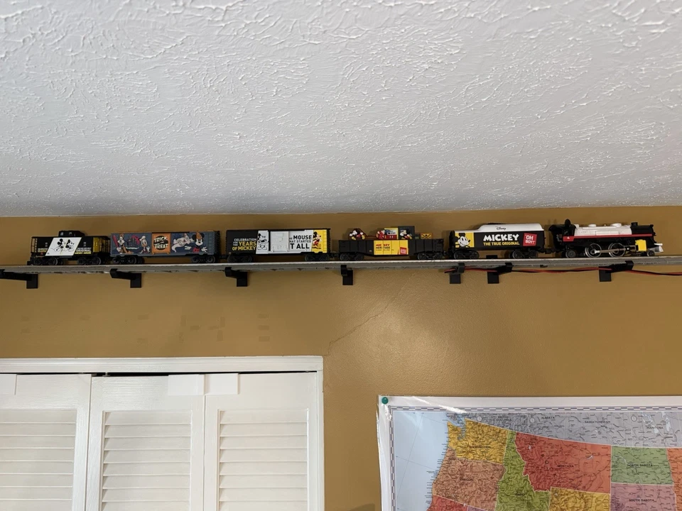 Lionel Fastrack Wall Mount System Kit for 0 Gauge 036 curve - Image 4 of 4