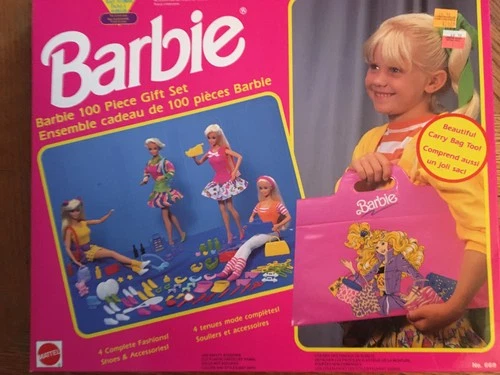 Barbie Gift Set 1992 Mattel Canada #669 100Pieces 4 Complete Fashions & CarryBag