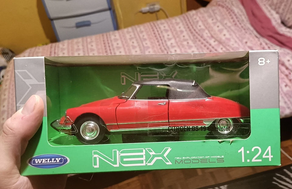 Citroen DS19 Cabriolet 1:24 NEX Welly - Immagine 2 di 4