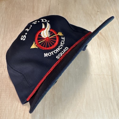 SLPD Motocicleta Escuadrón Sombrero Gorra Correa De Colección Azul Marino Rojo Cuerda Años 80 Hecho en EE. UU. - Imagen 11 de 12