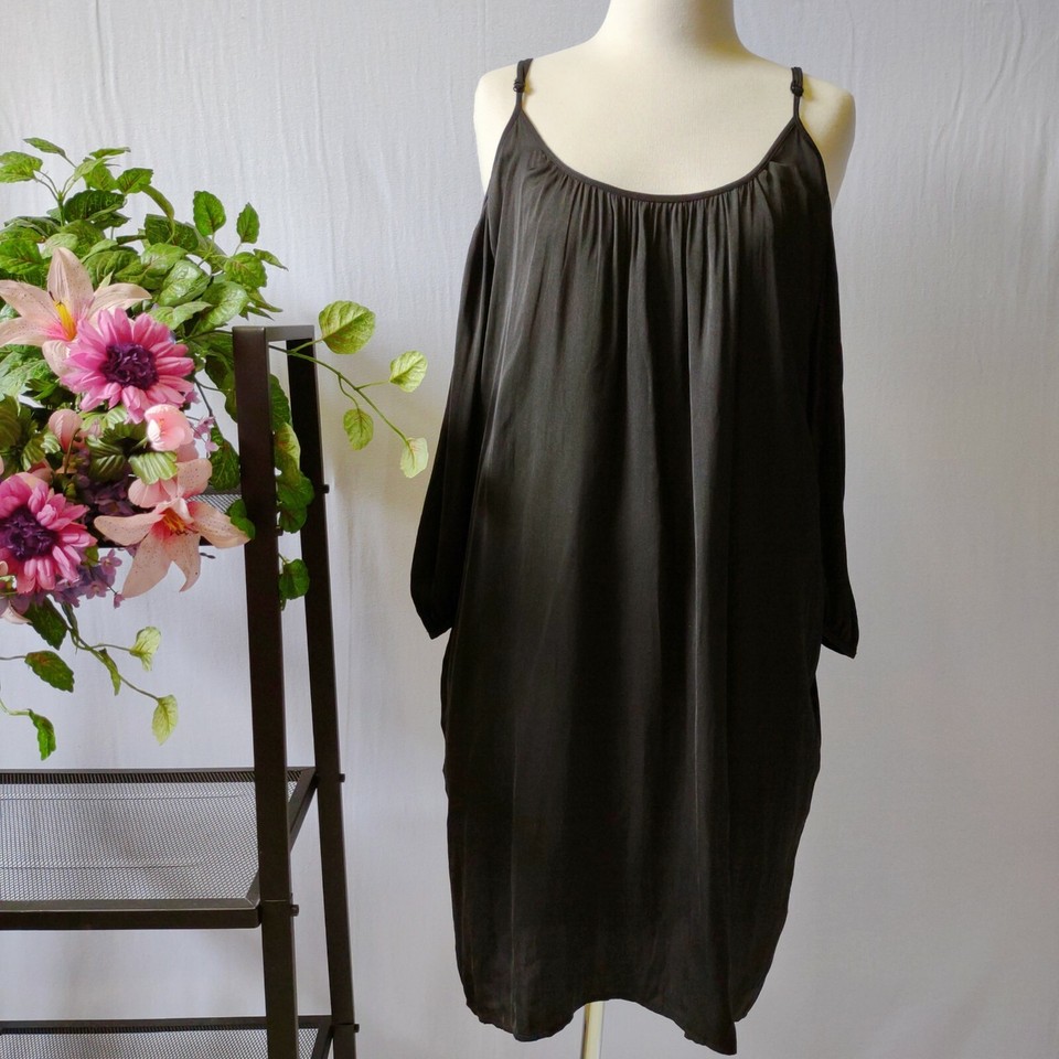 Decjuba Womens Size 8 Black Cold Shoulder Shift Dress Spaghetti Straps Pockets