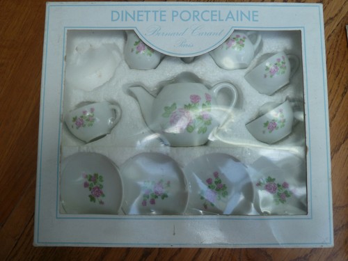 ANCIENNE DINETTE DE Poupée en Porcelaine Service à Thé / Café .Ancienne