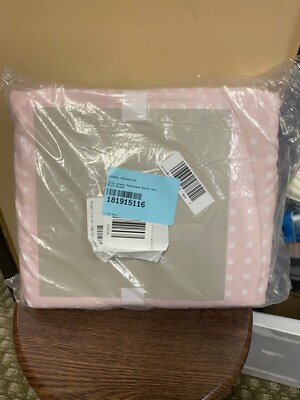 Bedding NWOT ''City Scene Penelope'' pink/white Duvet Set. Full/Quen