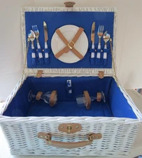Picnic Time White Wicker Picnic Basket for Two, Classy Blue Lining 14 Pieces