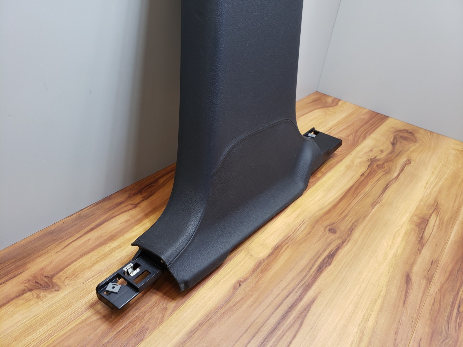 Rolls-Royce Ghost 2010-2014 Front Right Pillar cover Black