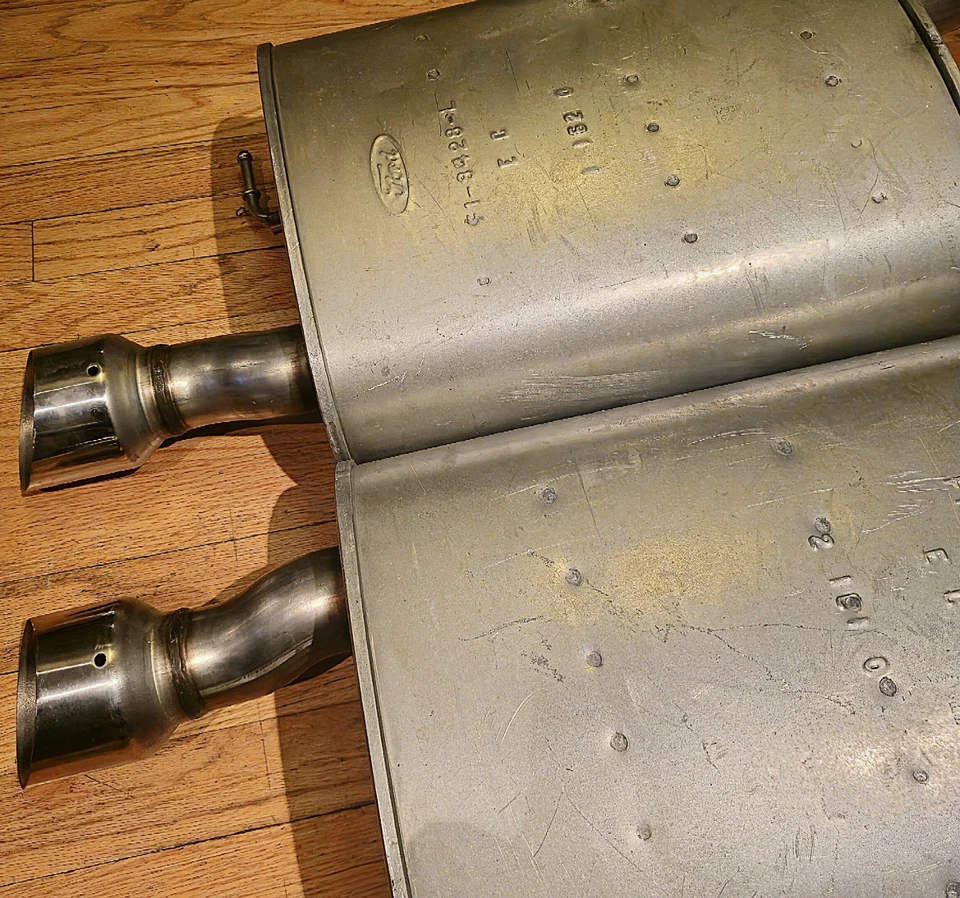 Silenciadores de escape traseros Ford Mustang 2011-2014 3,7 L OEM Foto 4 de 4