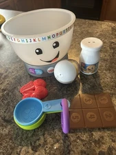 Fisher-Price Laugh & Learn Magic Color Mixing Bowl, Musical Baby Toy 