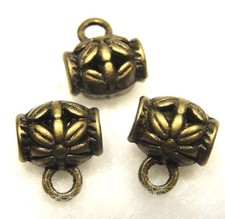 50Pcs. WHOLESALE Tibetan Ant. Bronze BAILS Flower Pendant Charm Connectors Q0147