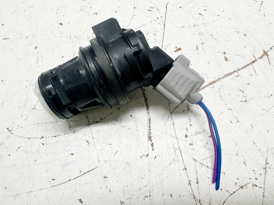 Насос резервуара лобового стекла F21281 2010-2015 Toyota Prius 14-16 Lexus IS250 IS350 - Изображение 4 из 4