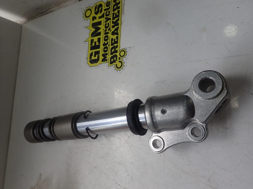 Aprilia Rally 50 Air 1995-2004 Rally 50 H20 1996-1999 Hub and Fork Leg 8203775 - Image 2 of 4