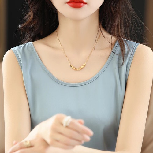New Ice Silk Halter Crew-Neck Acetate Satin Tank Top for Spring and Summer - Foto 32 di 35