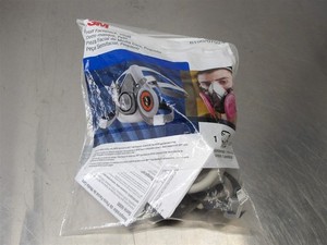 1 NEW! 3M Small Half Facepiece Silicone Respirator 7501/37081