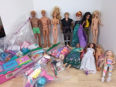 Barbie Lot, Barbies, Kens, Accessories