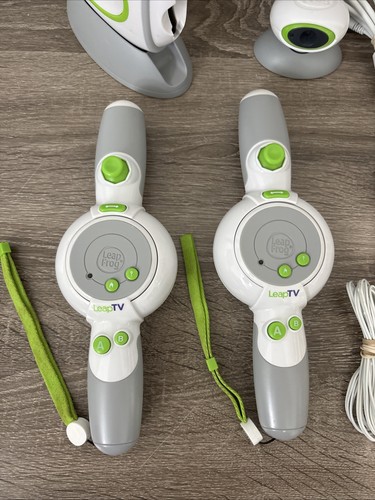 LeapFrog Leap TV Educational Video Game System 2 Controllers Camera 2 Games - Picture 2 of 8