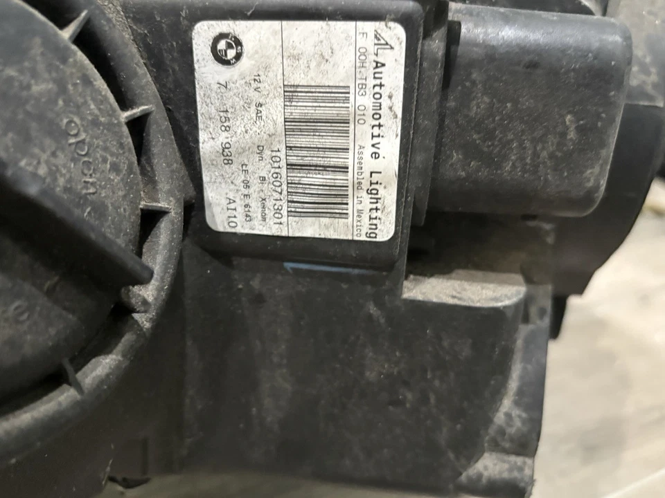 Faro oculto de xenón para pasajero derecho BMW X5 X6 E70 2007-2011 FABRICANTE DE EQUIPOS ORIGINALES Foto 4 de 4