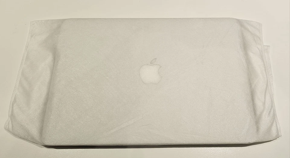 APPLE MACBOOK PRO 13" INTEL CORE i5 2.6GHz 2014 256GB SSD 8GB RAM BUNDLE - Image 2 of 4