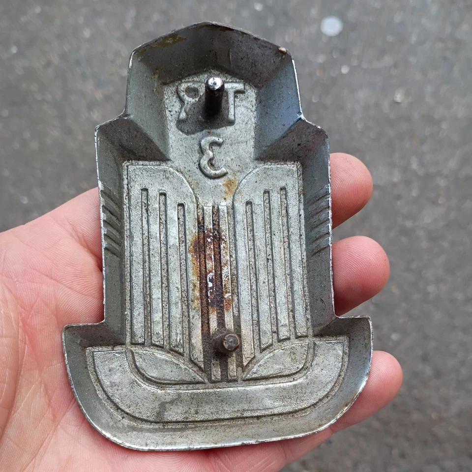 Capucha/insignia capó/emburgo metal Triumph TR 3 TR3 vintage - cromo y esmalte Foto 2 de 4