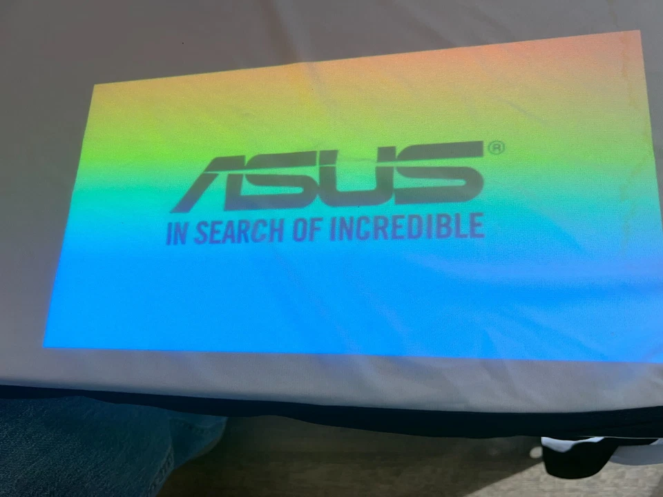 ASUS S1 Portable LED Projector, 200 Lumens, Built-in 6000mAh Battery - Image 4 of 4