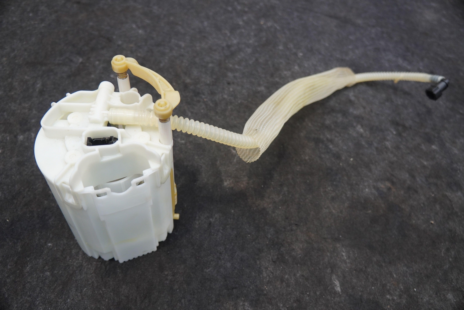 Left Gasoline Gas Fuel Tank Pump Sender 272086 Oem Ferrari 488 Challenge 2018