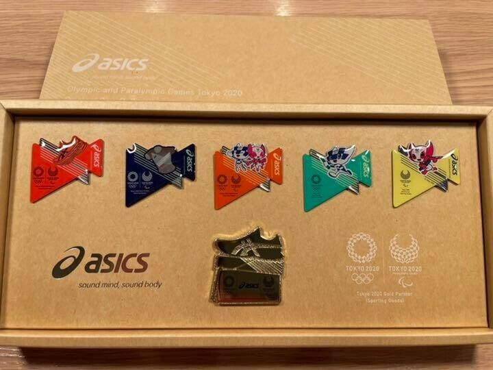 ASICS Tokyo 2020 Olympic and Paralympic Games pin badge Set ASICS Tokyo 2020 Olympic and Paralympic Games pin badge Set