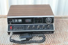 VINTAGE COBRA 135 SSB/AM RADIO BASE STATION WITH FLIP CLOCK AND MIC