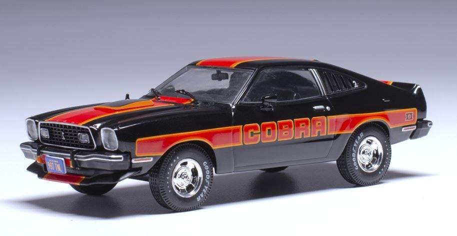 Ford Mustang Cobra II 1977 IXO MODELS voiture miniature collection 1/43 noire IXOCLC59