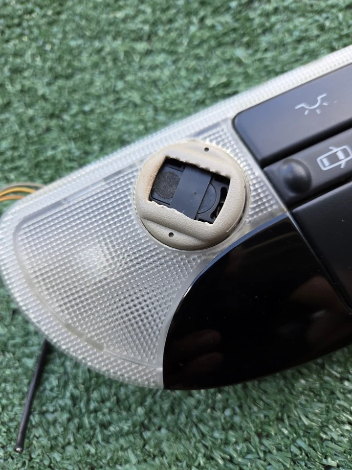 04-08 Chrysler Crossfire / 01-04 Mercedes Slk320 верхний купольный фонарь карта свет  - Изображение 3 из 4