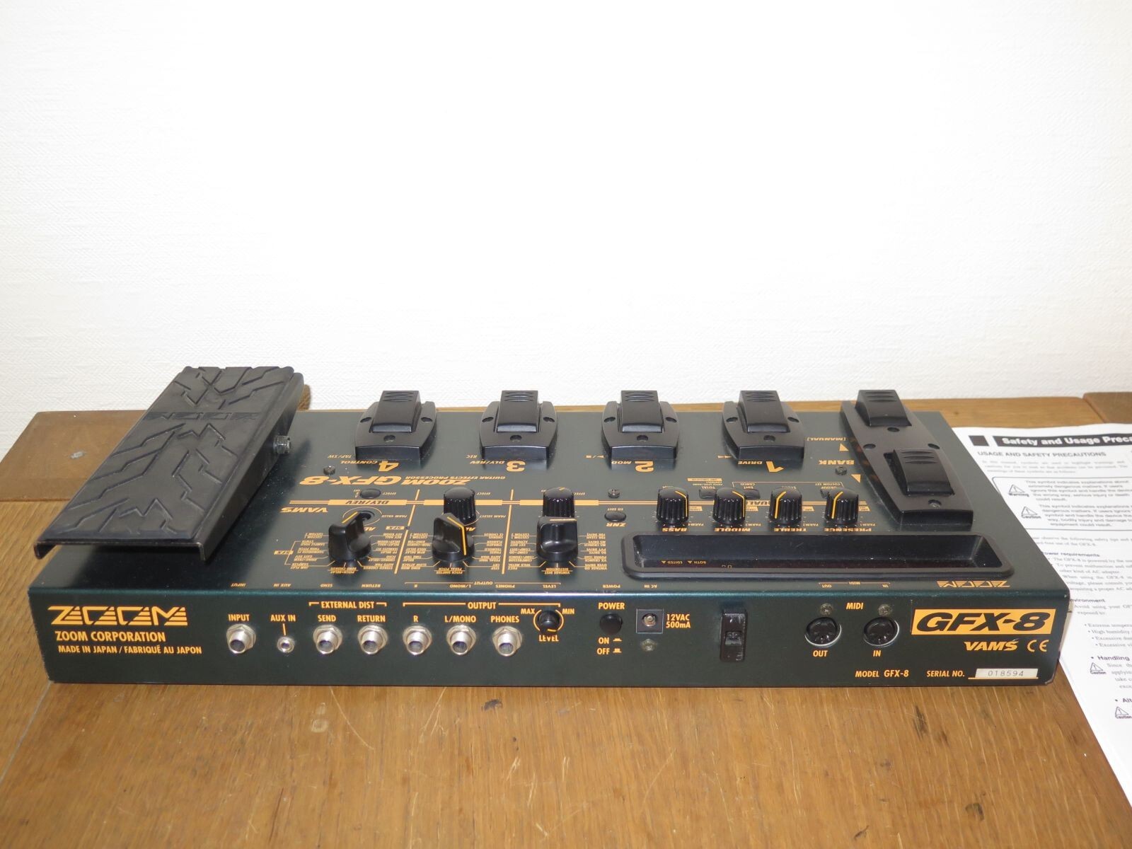 ZOOM GFX8 digital electric guitar multieffect processor / WORKS WELL