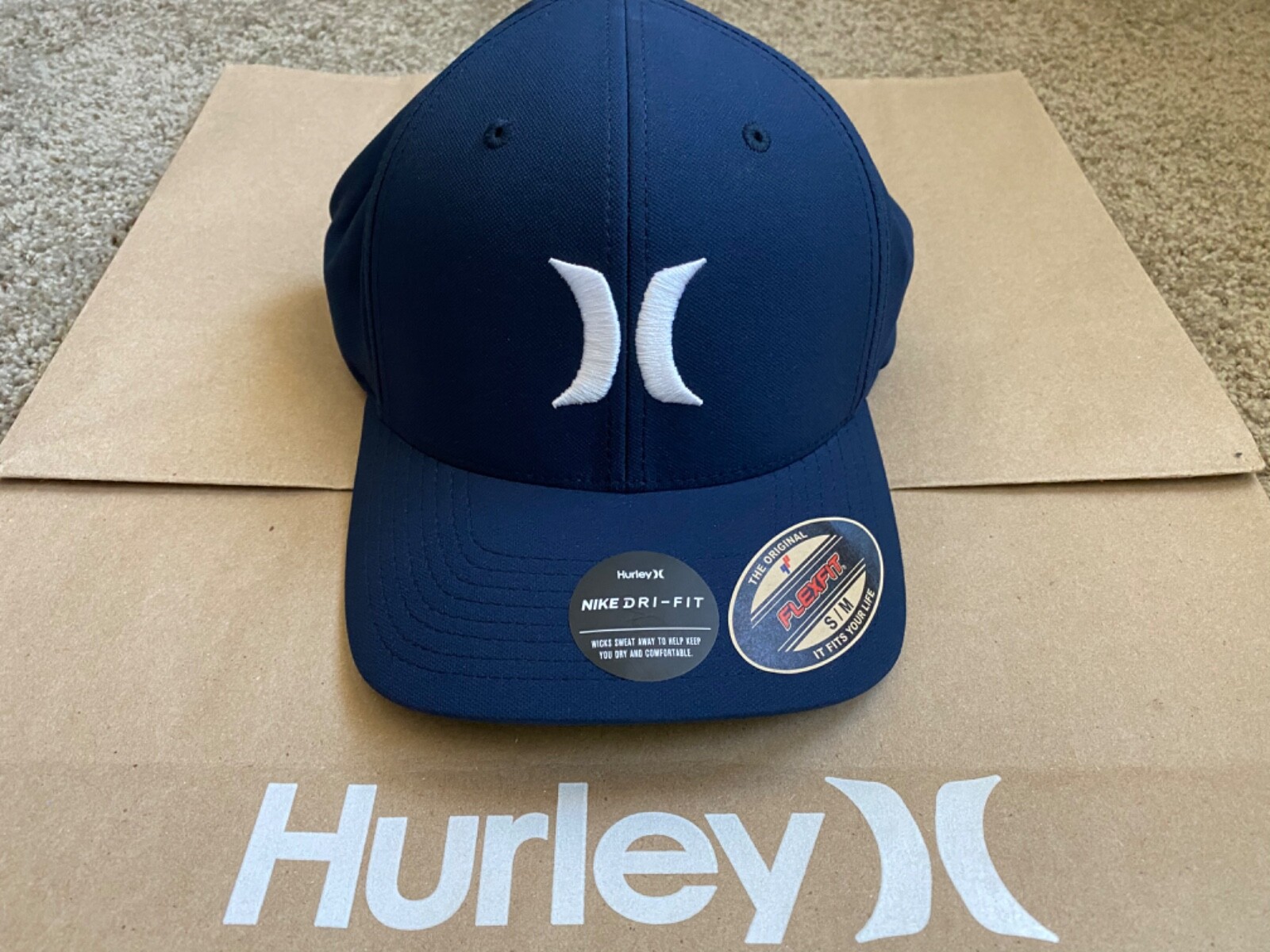 BRAND NEW HURLEY NIKE DRI FIT на 