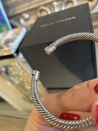 David yurman 2tone diamond bracelet $1,495+TAX RETAIL!! - Picture 4 of 10