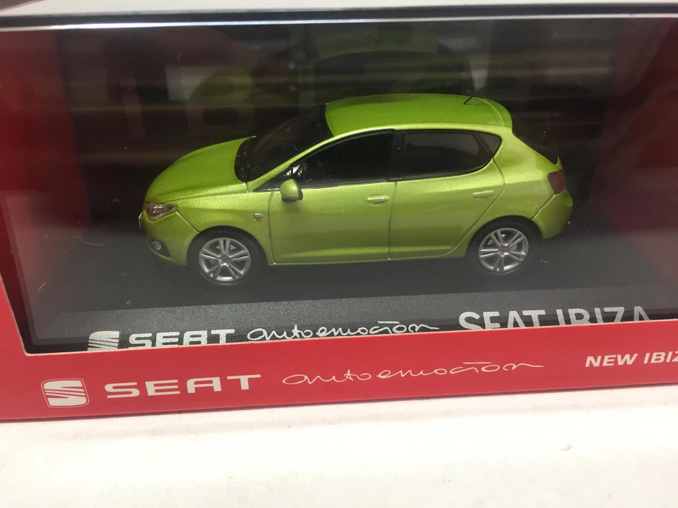 #12 Seat Ibiza Couleur Citrus 1:43 IXO Fischer blister voiture miniature - Photo 3/3