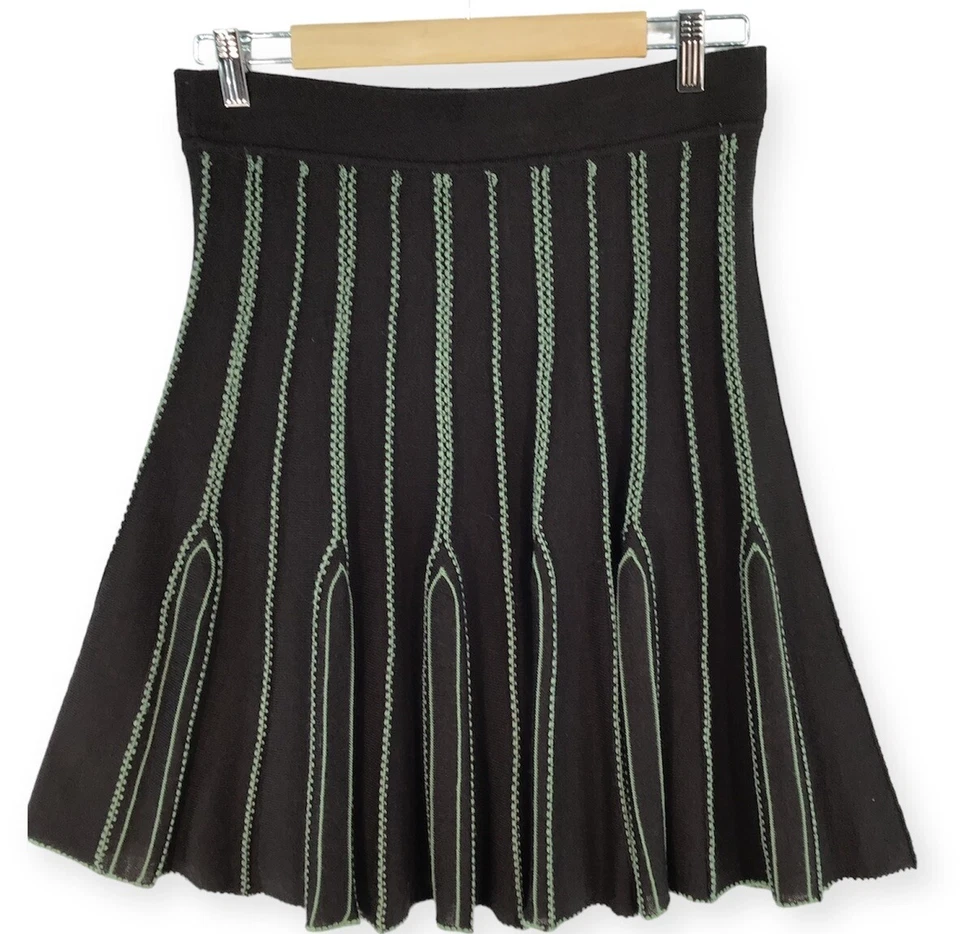 Falda tejida acampanada inspirada en la colección Lux para mujer mediana marrón suave detalles verdes Foto 2 de 4