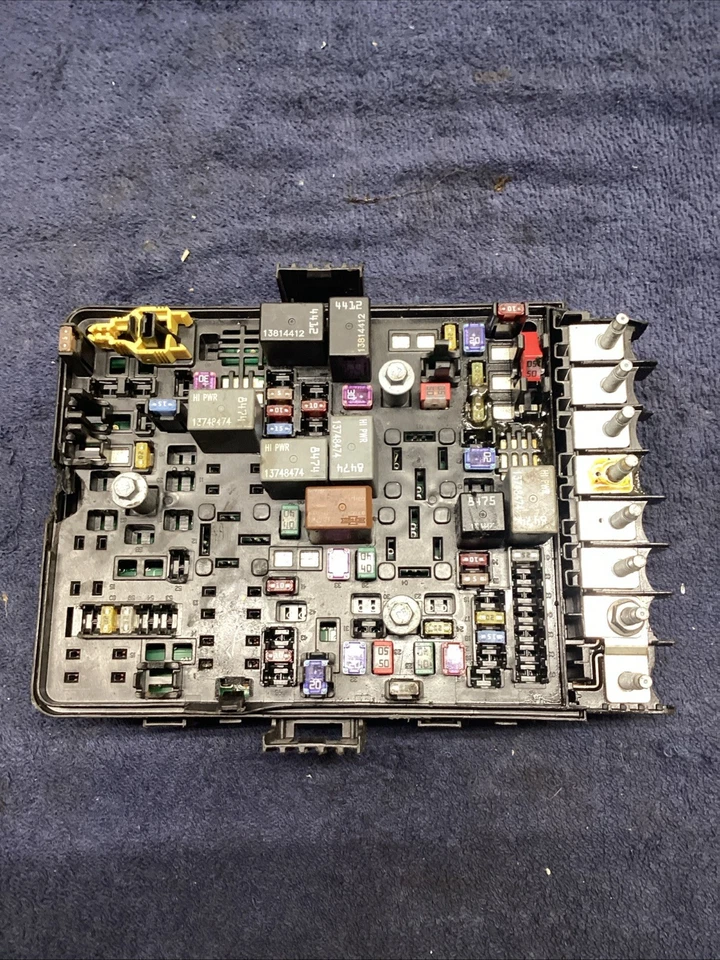 2019-2025 RAM 1500 FUSE BOX POWER DISTRIBUTION CENTER 68467638AA 5th Gen OEM - Image 4 of 4