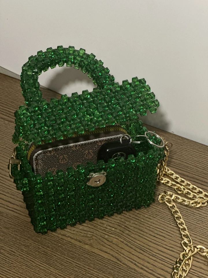 Bolso hecho a mano con cuentas cartera verde con cadena dorada, pequeño bolso artesanal Foto 4 de 4