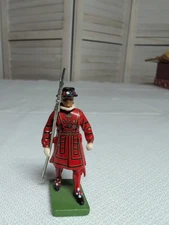 Vintage Deetail Britains Cast Iron Toy Soldier Figure England 1986 Halberd Red