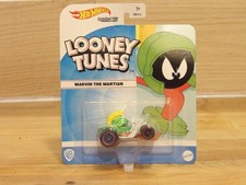 Hot Wheels LOONEY TUNES Cars Set 5 Bugs Road Runner Marvin Tweety  Duck