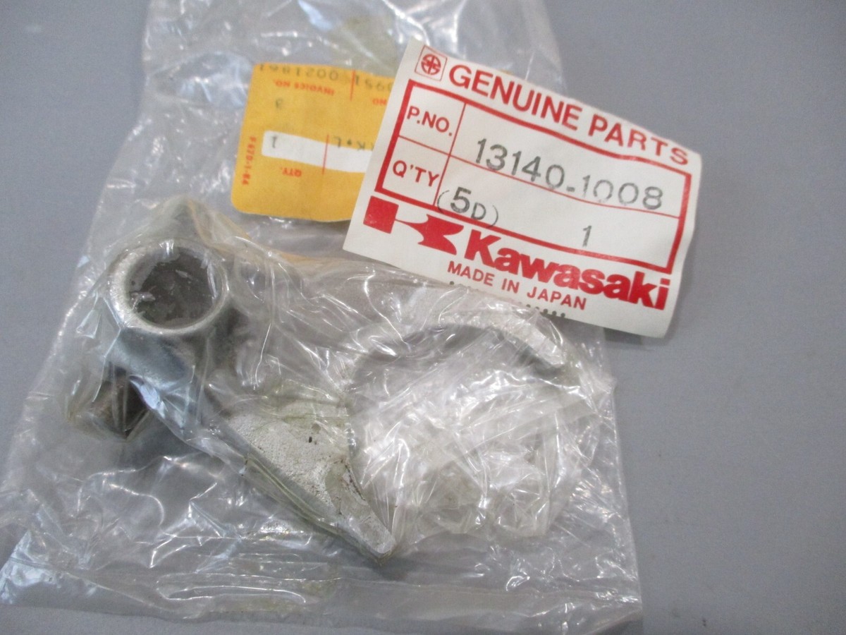kako☺︎ NOS Kawasaki 3RD Selector Fork 69-74 G3 70-75 G4 13140-009