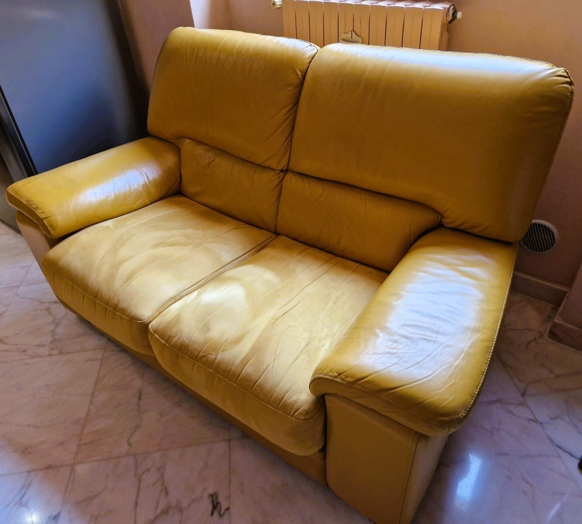 Vendo Divano Pelle Divanetto Posti Usato Divano Pelle Posti Usato