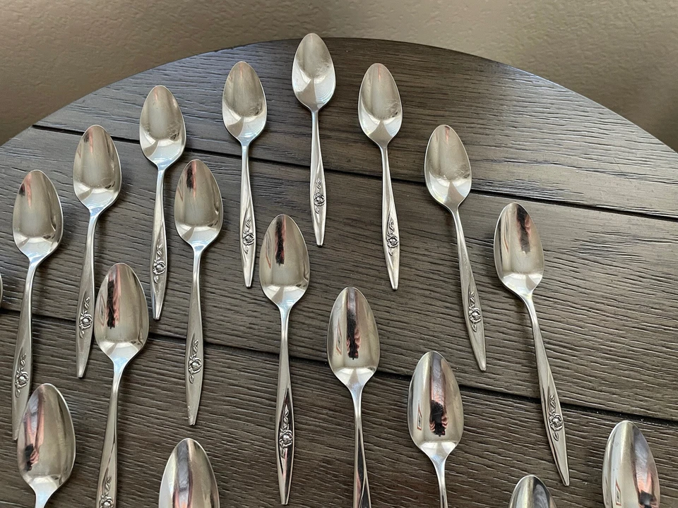 23 Oneidacraft Deluxe Stainless LASTING ROSE Teaspoons 6” - Image 2 of 4