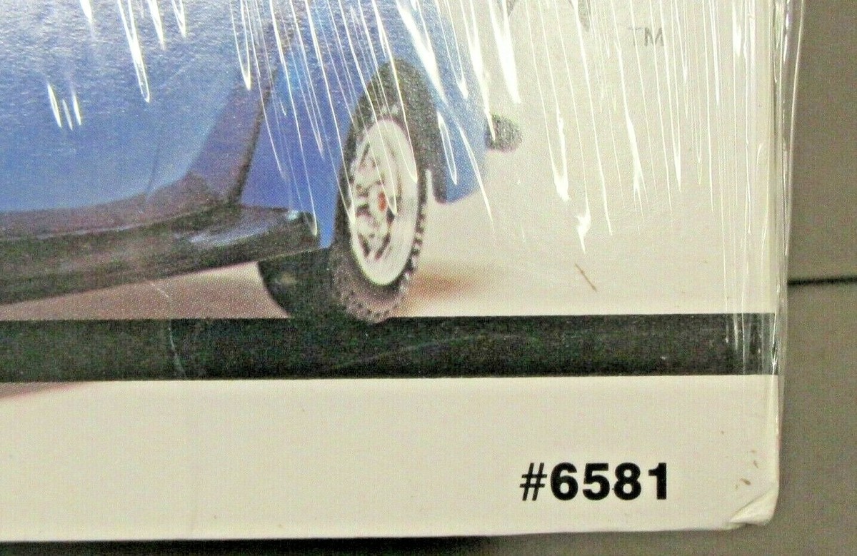 AMT-Ertl #6581 1943 FORD COUPE model kit 1:25 mint & Factory