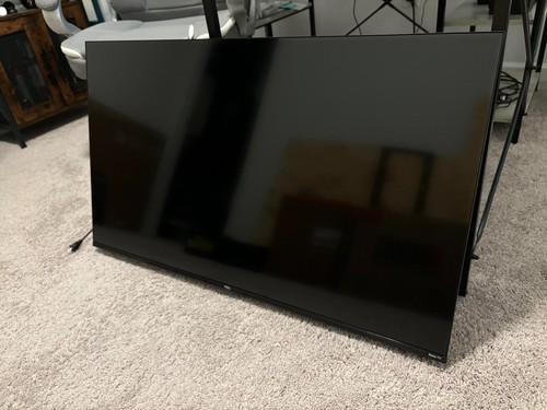 TCL led tv with mount - Picture 2 of 3