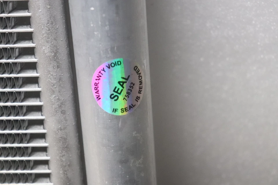 Condensador de aire acondicionado CND30085 PARA 2018-2021 Toyota Camry 2019-2021 Toyota RAV4 Foto 4 de 4